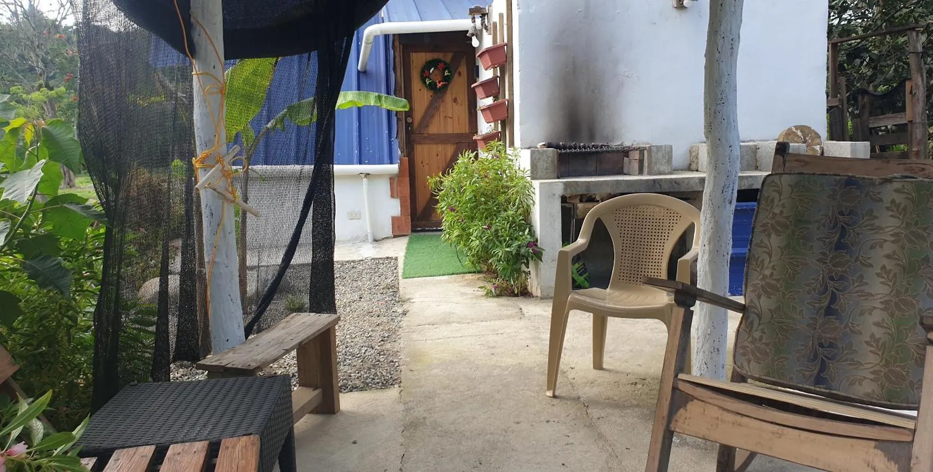 Canada House Queen Bed In 2Nd Floor Dbl Sofa Bed In 1St Floor Bbq Private Pool, River Jarabacoa Holiday home